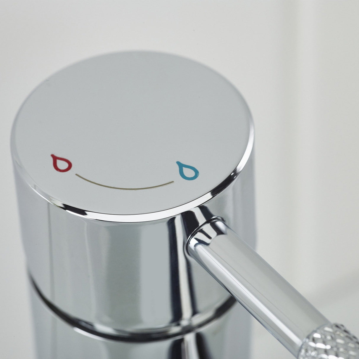 MOLESBASC Bristan Molida Chrome Eco Start Basin Mixer with Waste Lever Hot and Cold Indices