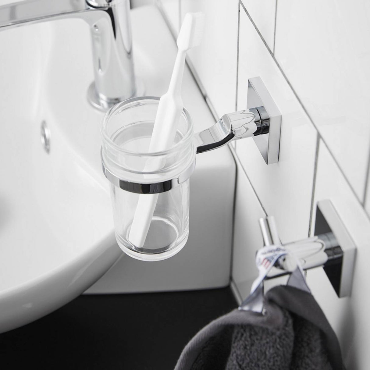 Miller Atlanta Tumbler Holder in Chrome lifestyle