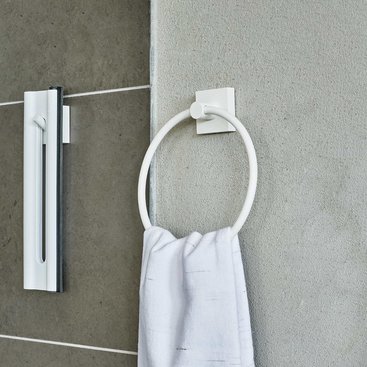 Smedbo House Towel Ring White