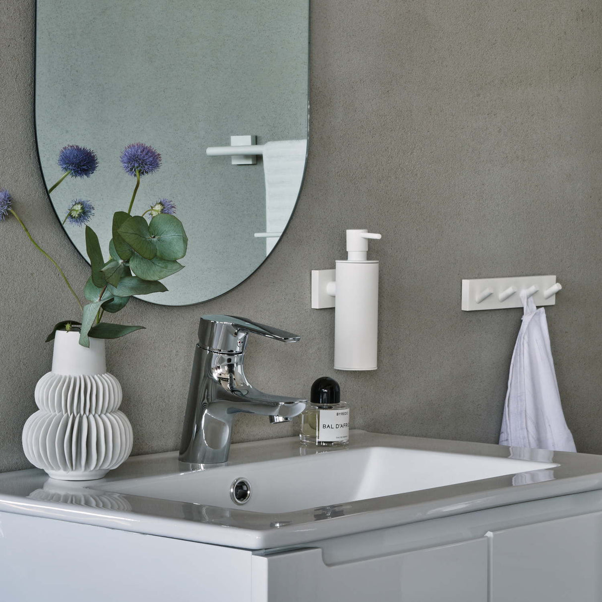 Smedbo House Soap Dispenser White