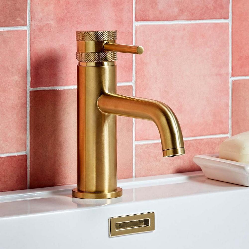 NU-003 Scudo Core Brushed Brass Mono Basin Mixer (4)