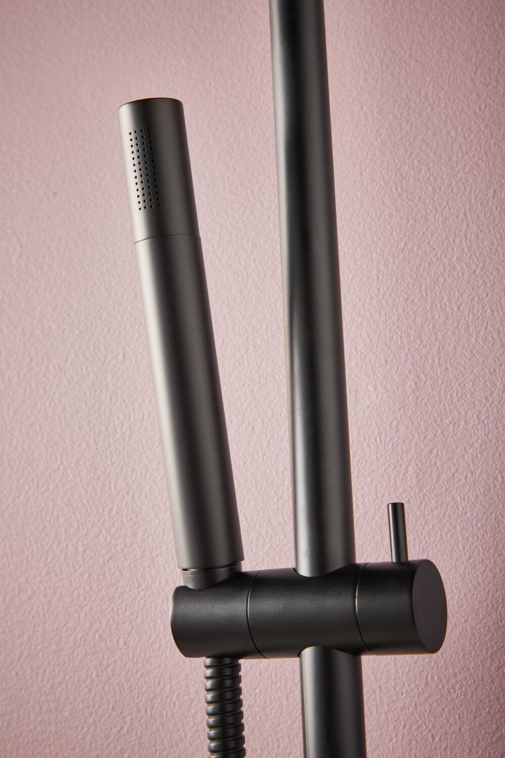 Scudo Riser Rail and Handset with Hose in Matt Black Lifestyle 3