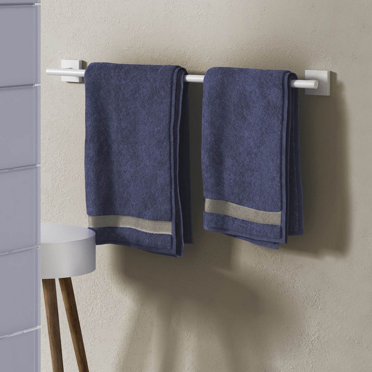 RX3464 Smedbo House Matt White Single Towel Rail Lifestyle