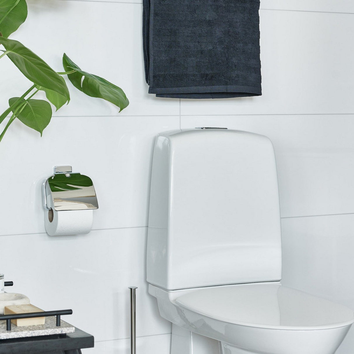 OK3414 Smedbo Ice Toilet Roll Holder with Cover in Chrome Lifestyle