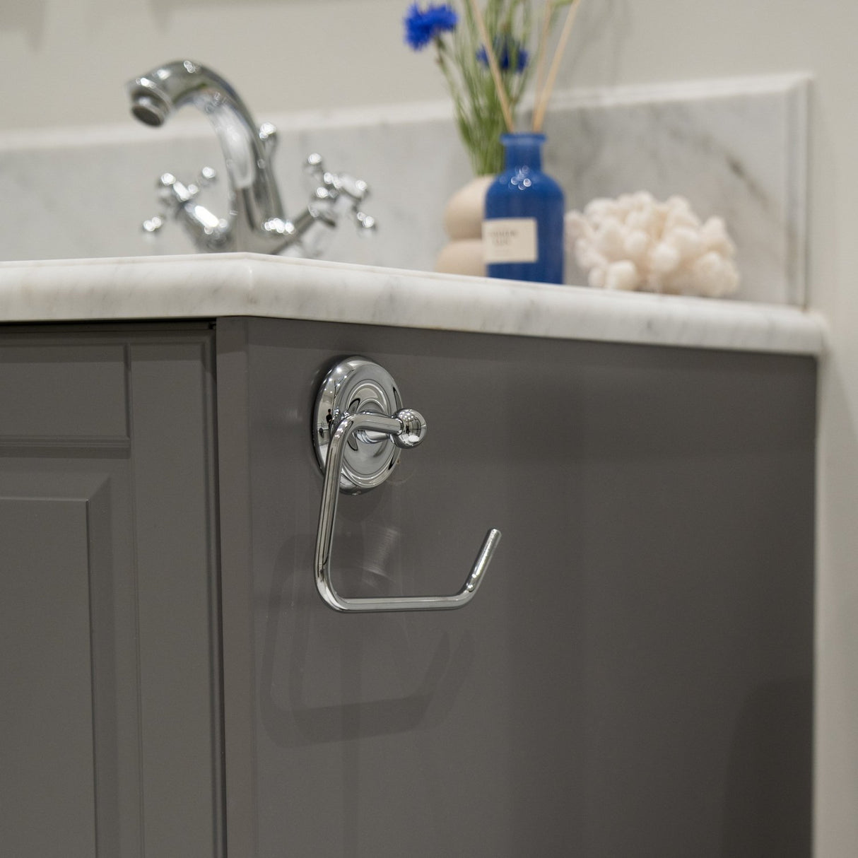 K241 Smedbo Villa Chrome Toilet Roll Holder Lifestyle