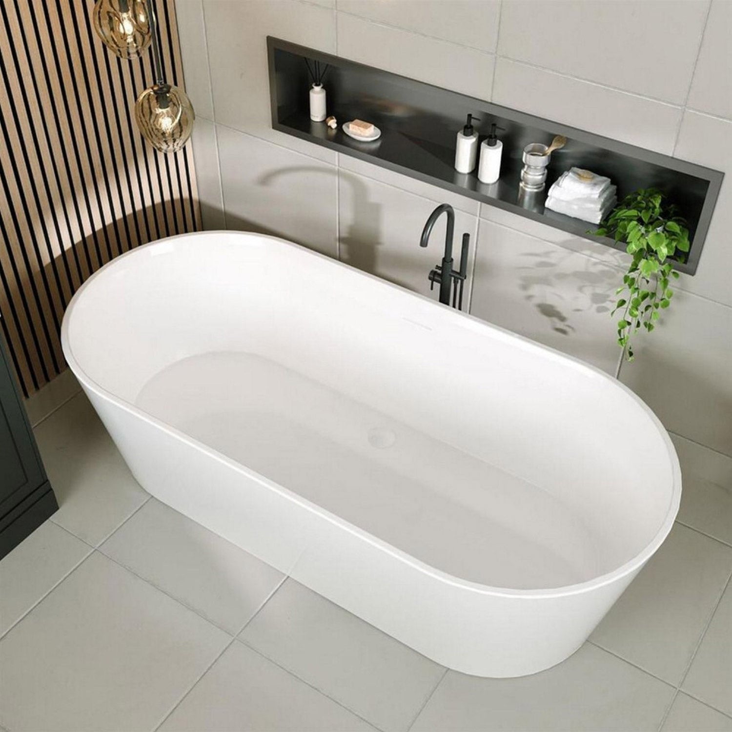 Beaufort Putney 1590 x 750mm Low Level Easy Access Freestanding Bath in Gloss White lifestyle