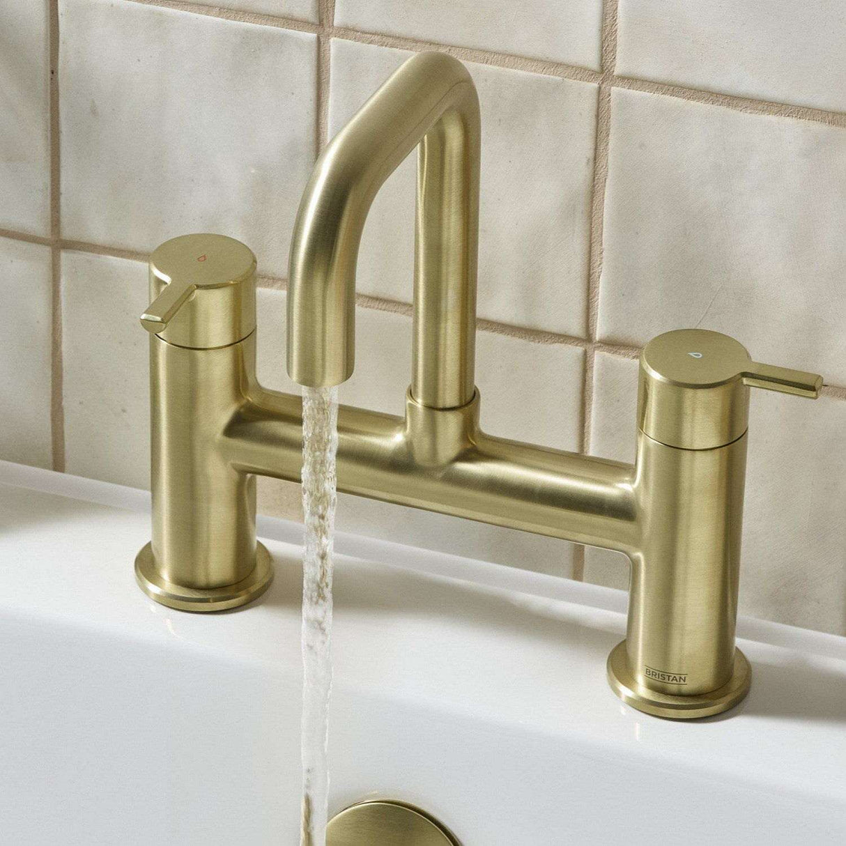 ALBFBB Bristan Altum Brushed Brass Bath Filler Lifestyle