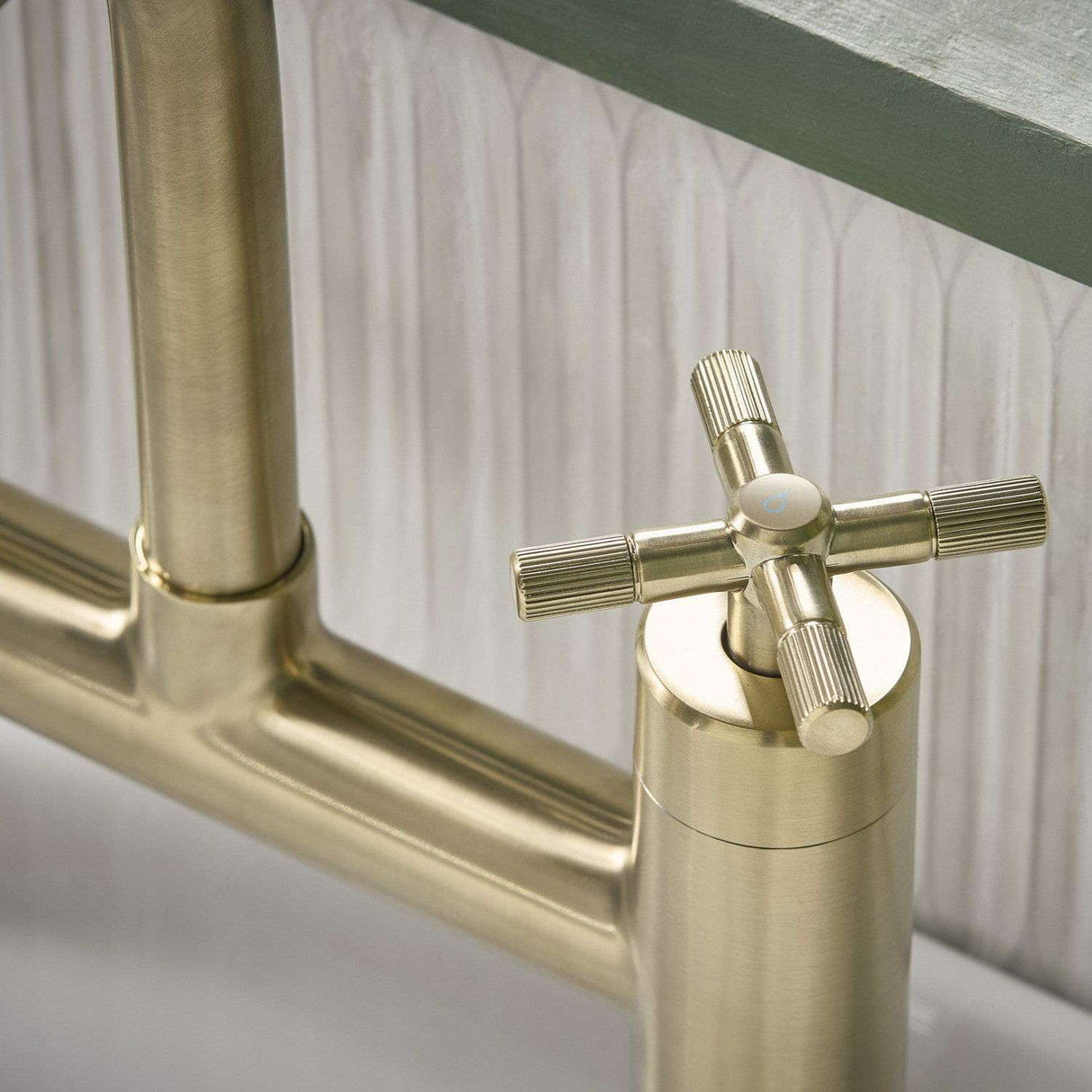 CRUBFBB Bristan Cruzar Brushed Brass Bath Filler Crosshead Handle Pattern