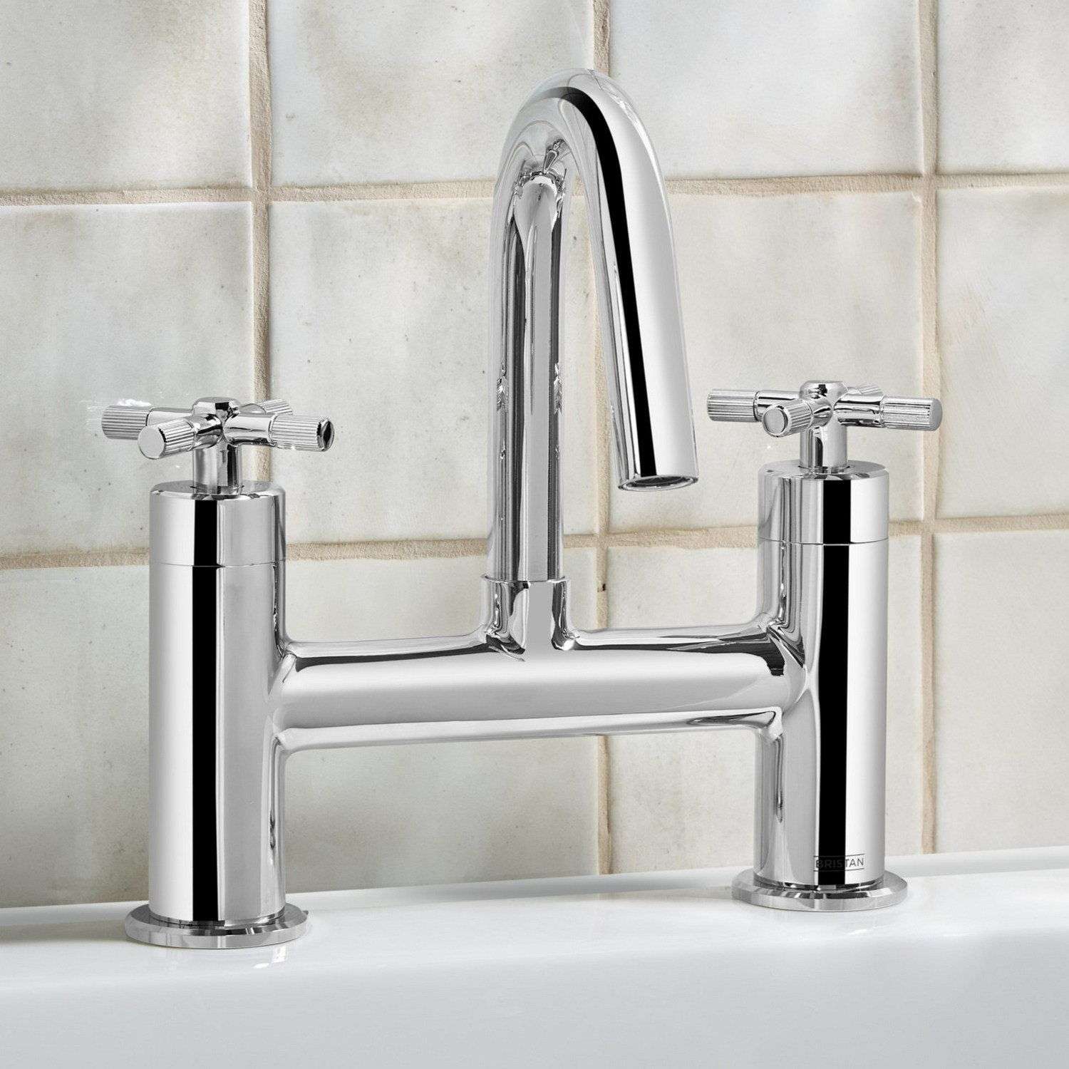 CRUBFC Bristan Cruzar Chrome Bath Filler Close Up