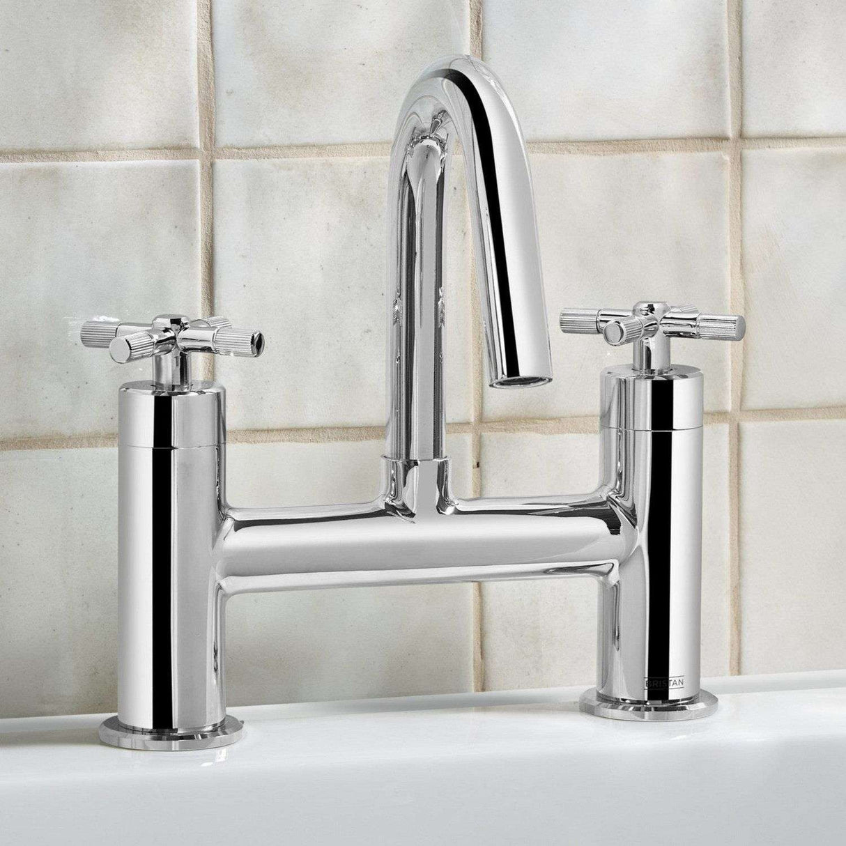 CRUBFC Bristan Cruzar Chrome Bath Filler Close Up