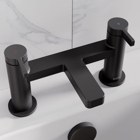 ELEBFBLK Bristan Elevar Bath Filler in Black Installed on a Bath