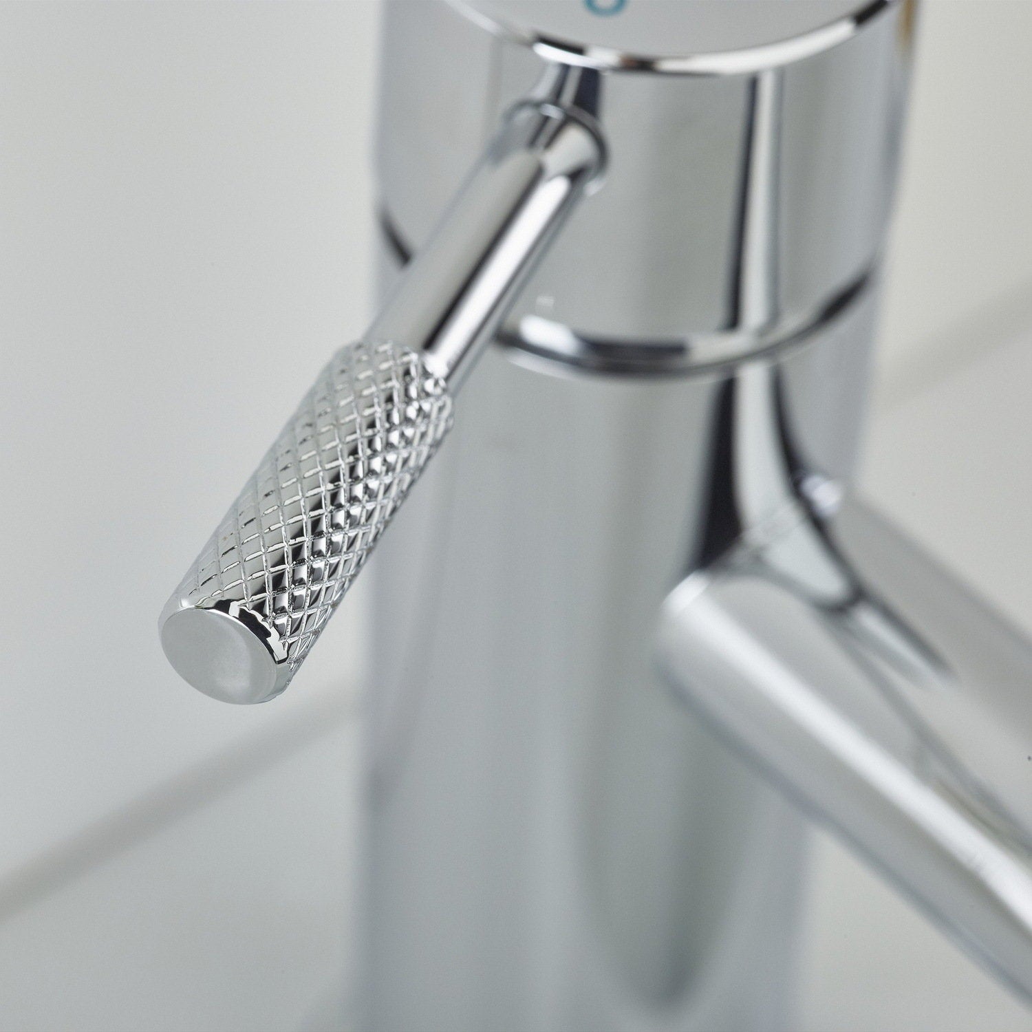 MOLESBASC Bristan Molida Chrome Eco Start Basin Mixer with Waste Lever Handle Close Up