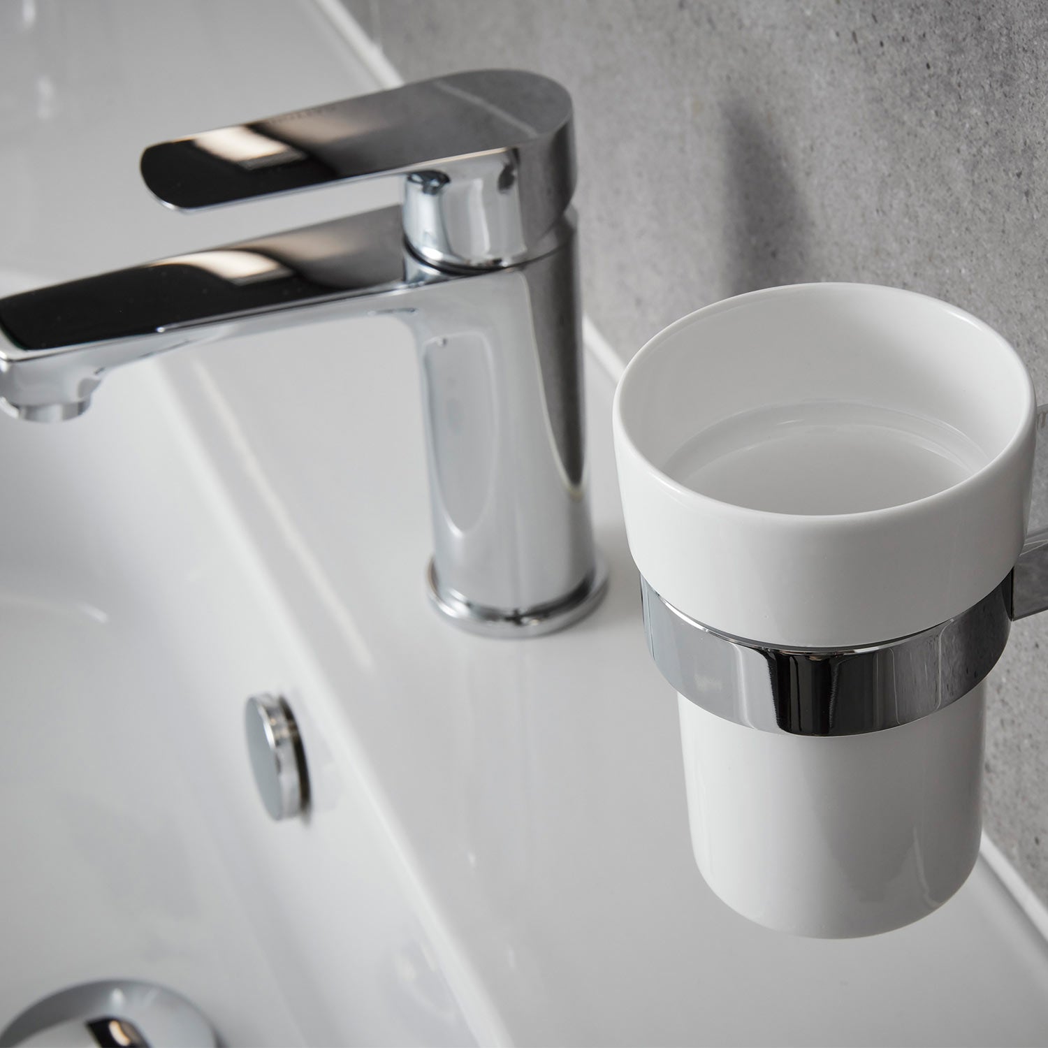 Miller Boston Tumbler Holder in Chrome lifestyle