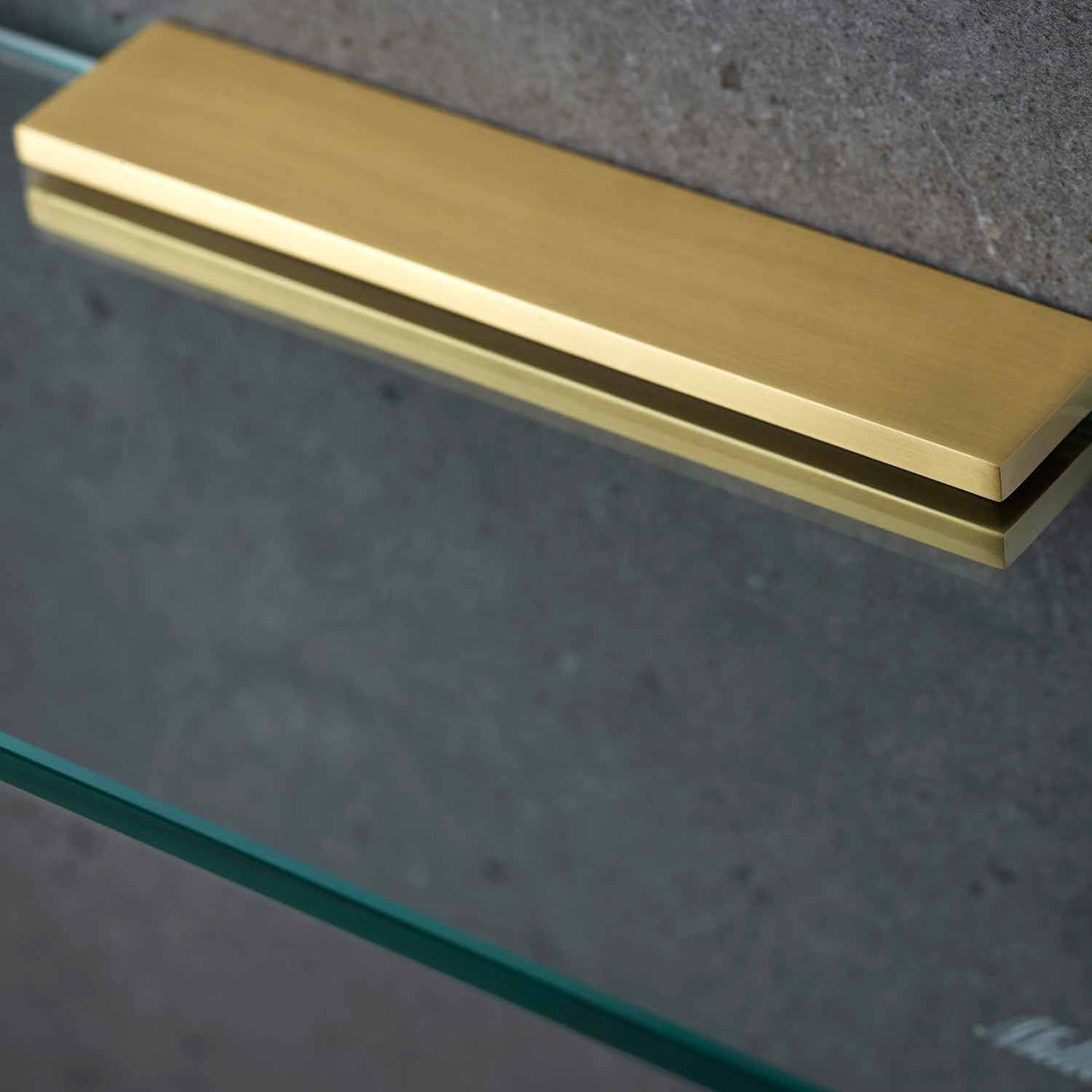 Miller Classic 400mm Glass Shelf with Polished Brass Fixing Bracket 2