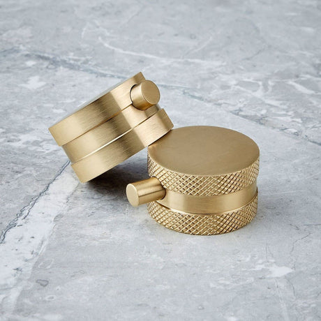 NU-024 Scudo Core Brushed Brass Round Valve with Riser Kit and Head (2)
