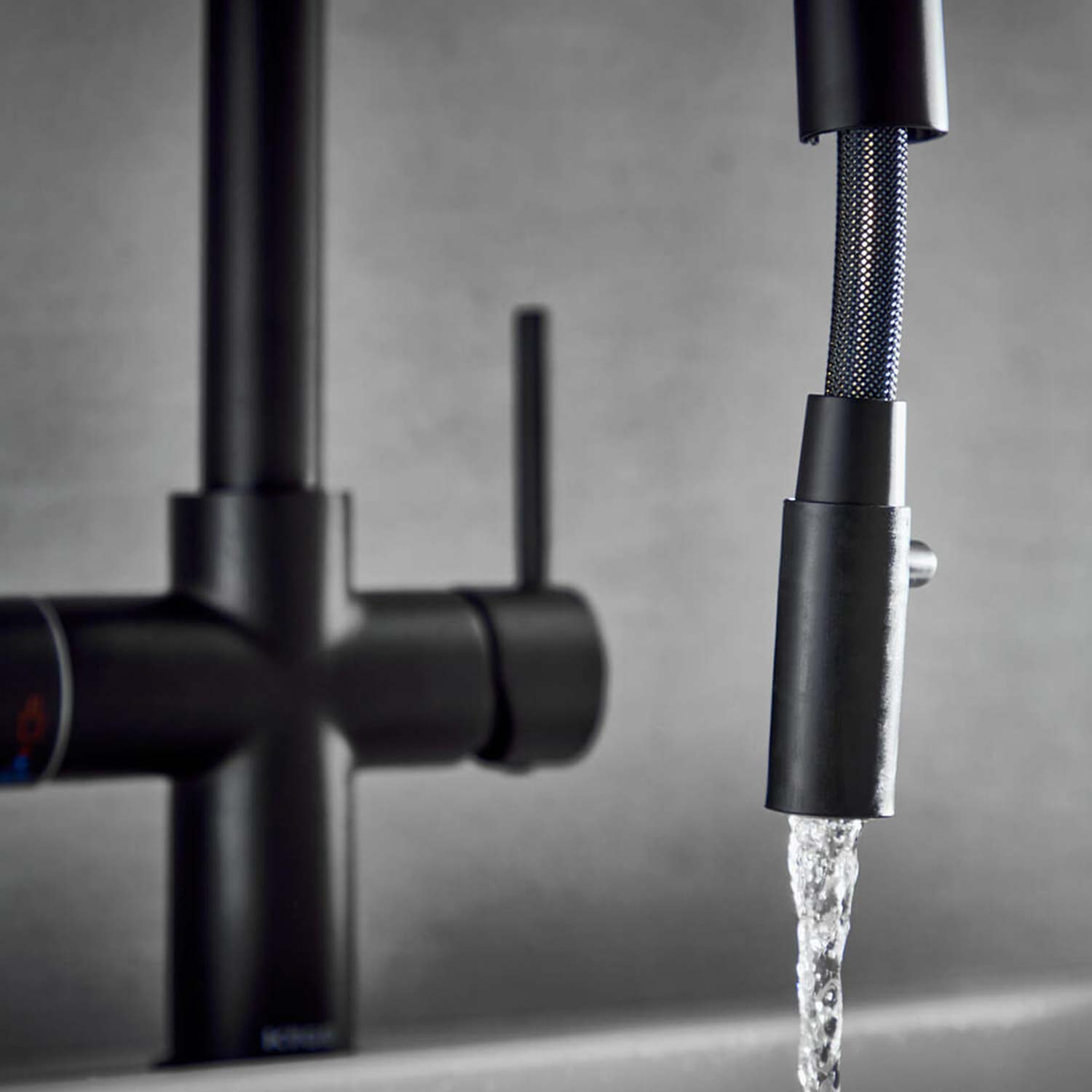 Scudo KoGE 4 in 1 Swan Pull Out Spout Boiling Water Tap in Matt Black lifestyle 1