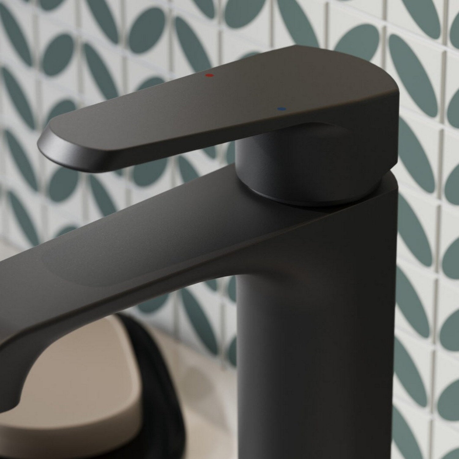 MON-012 Scudo Montana Mini Mono Basin Mixer in Matt Black Handle Close Up