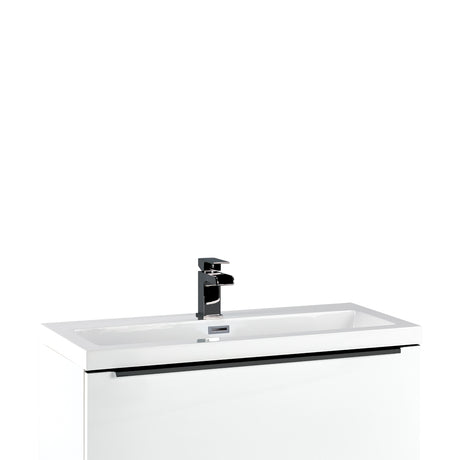 Scudo Muro Black Wrap Over Handle lifestyle