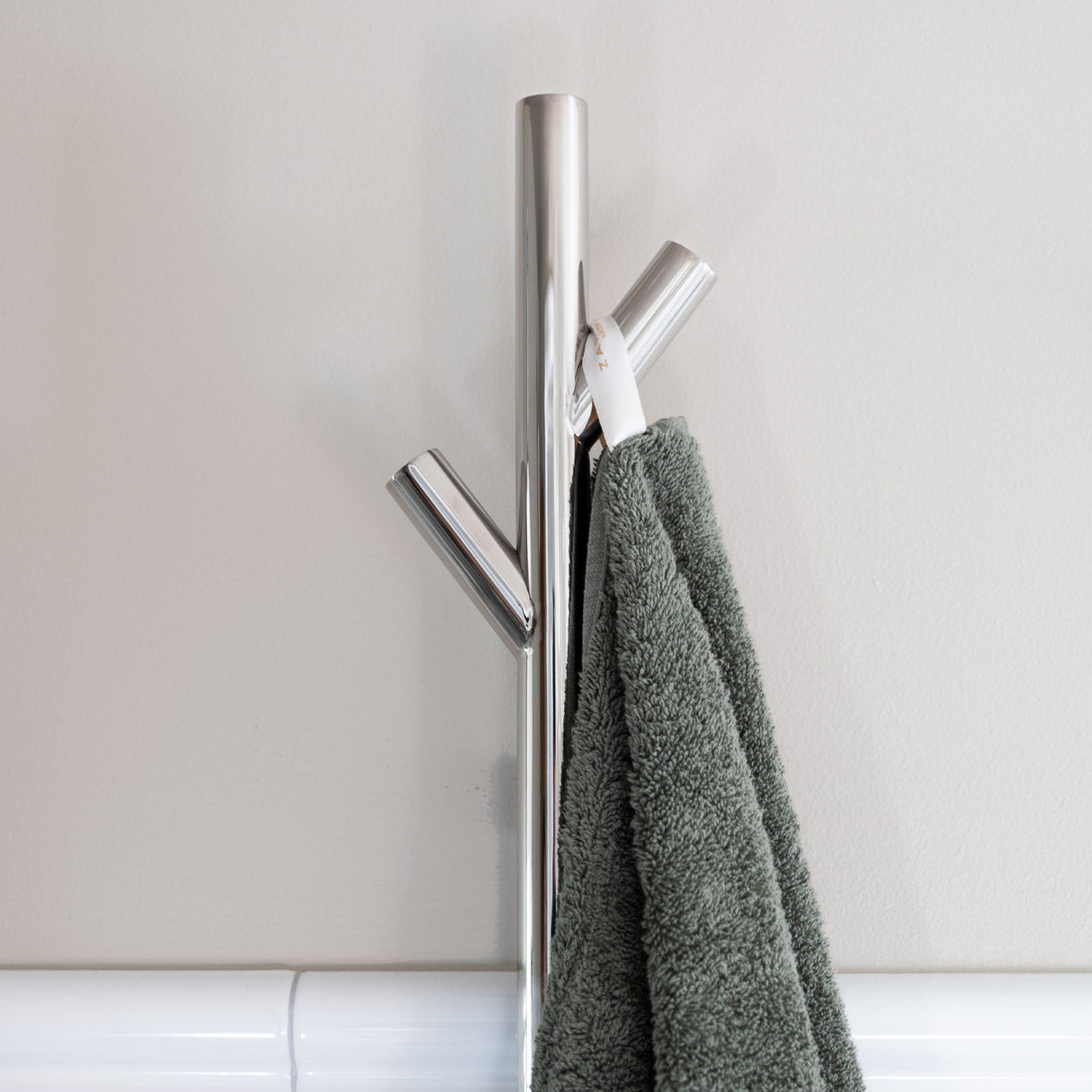 FK710 Smedbo Dry Tree Electric 1720mm Stainless Steel Towel Warmer Hook Close Up