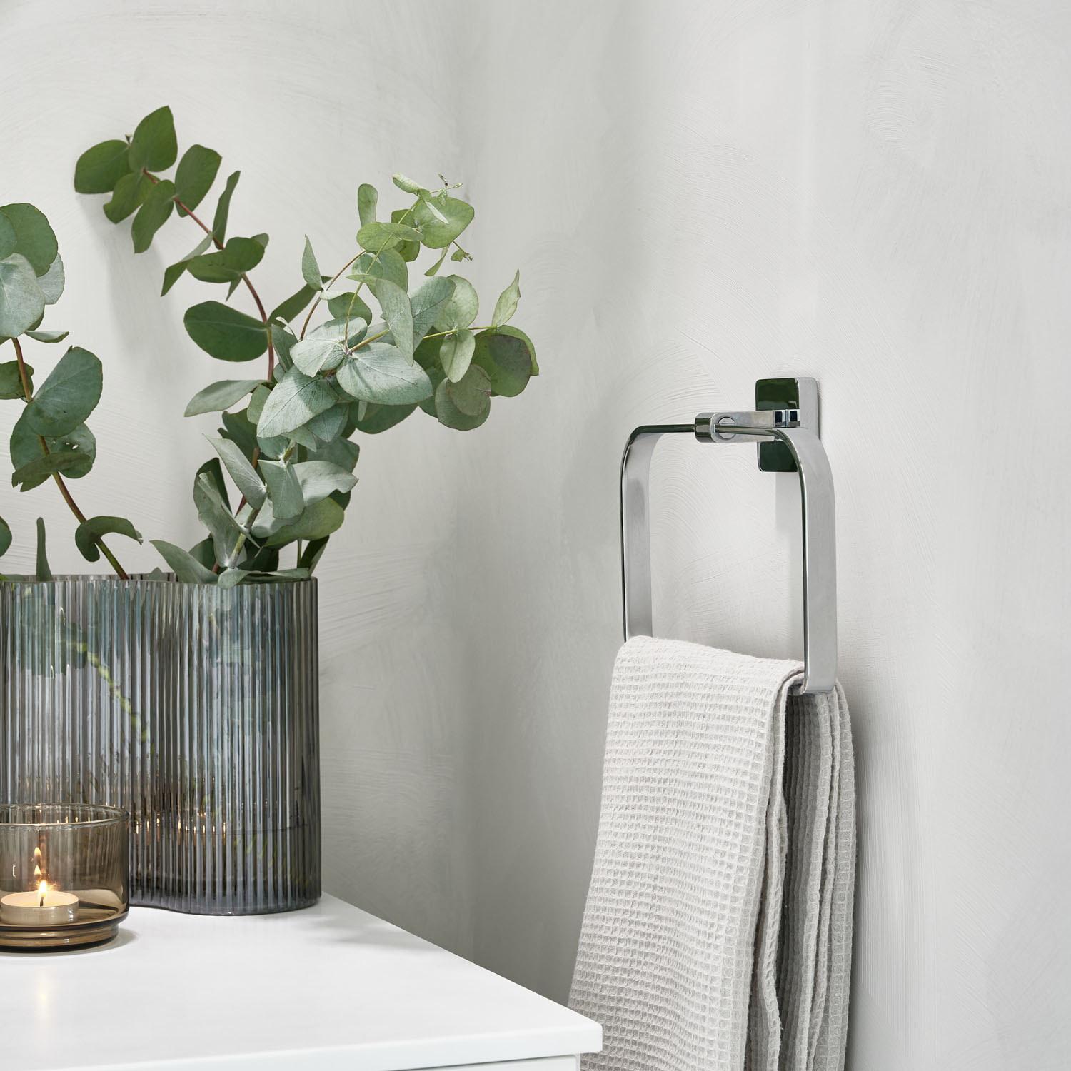 OK344 Smedbo Ice Chrome Towel Ring Bathroom Setting