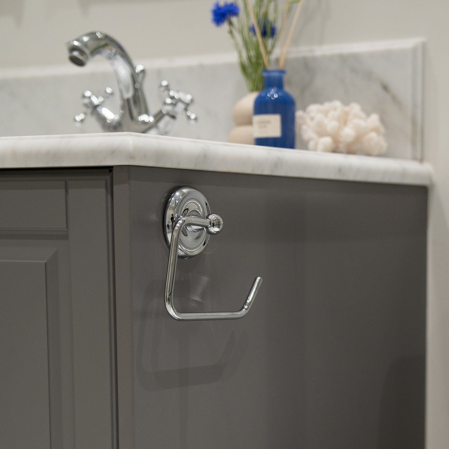 K241 Smedbo Villa Chrome Toilet Roll Holder Lifestyle