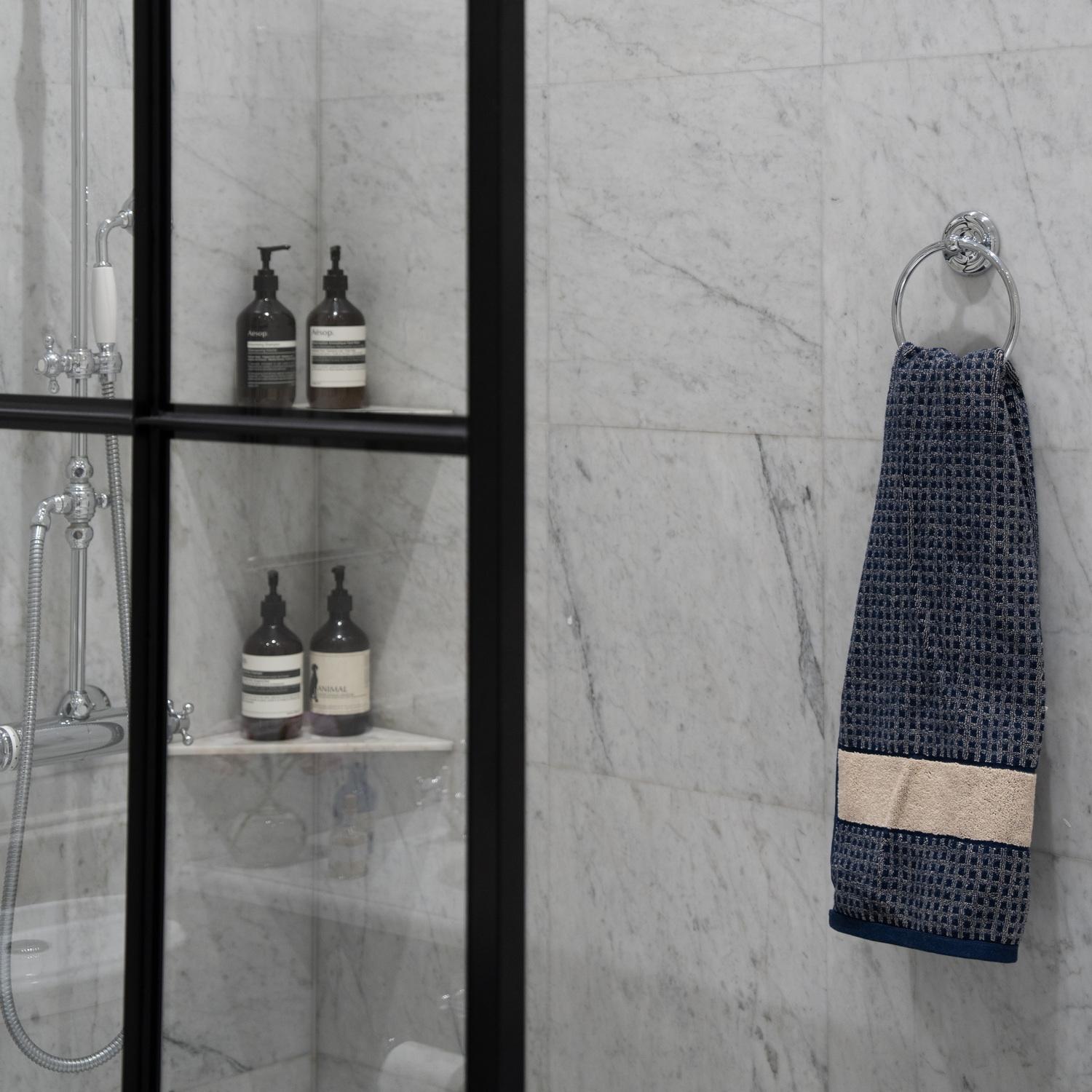 K244 Smedbo Villa Chrome Towel Ring Lifestyle