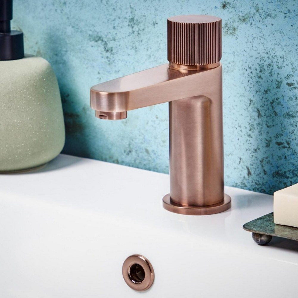 Scudo Koko Mono Basin Mixer in Brushed Bronze close up