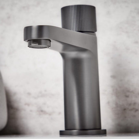 Scudo Koko Mono Basin Mixer in Gunmetal close up